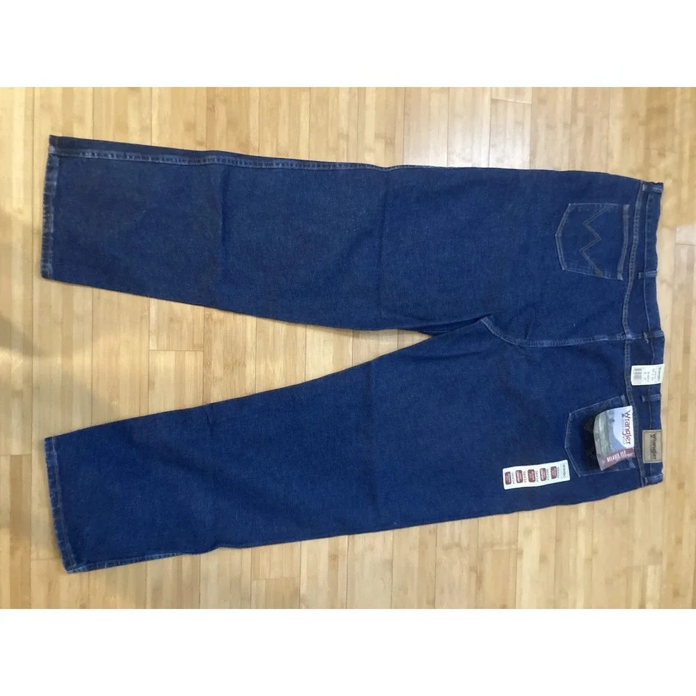 Wrangler Rugged Wear Jeans Mens 56 X 34 Blue Denim Relaxed Fit NWT